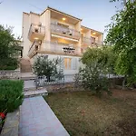 Irena - Longevity Retreat