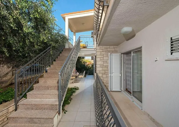 Irena - Longevity Retreat Apartment