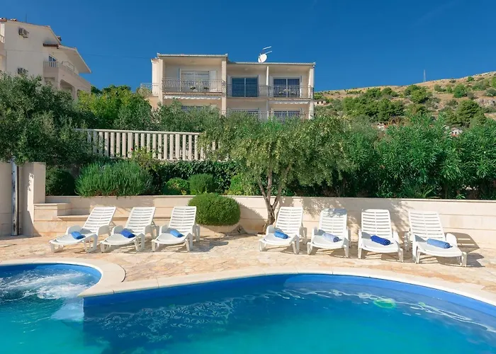 Apartment Irena - Longevity Retreat *