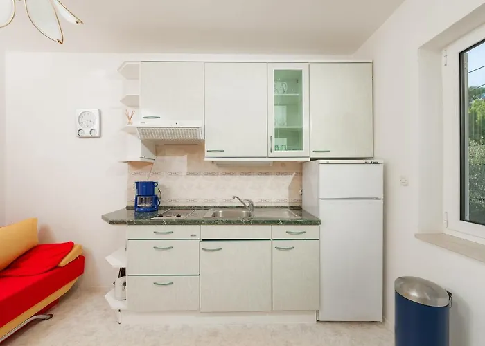 Irena - Longevity Retreat Apartment