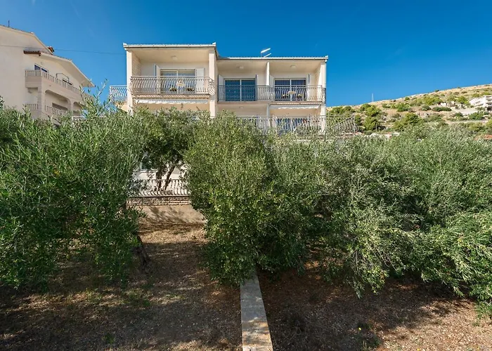 Irena - Longevity Retreat Apartment