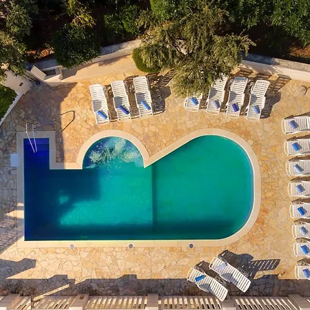 Irena - Longevity Retreat דירה