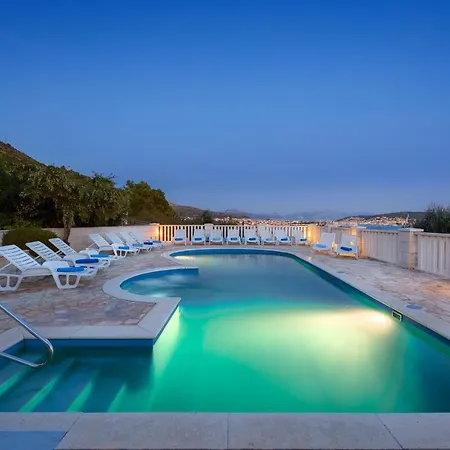 Irena - Longevity Retreat דירה טרוגיר